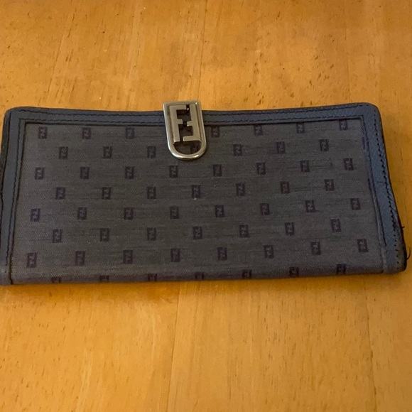 Fendi Vintage Trifold Wallet - Picture 3 of 9